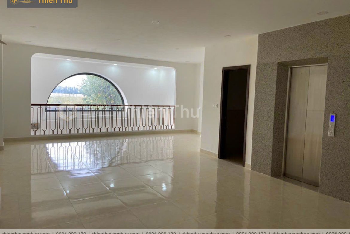 Bán shophouse có hầm phố đi bộ Vạn Phúc City