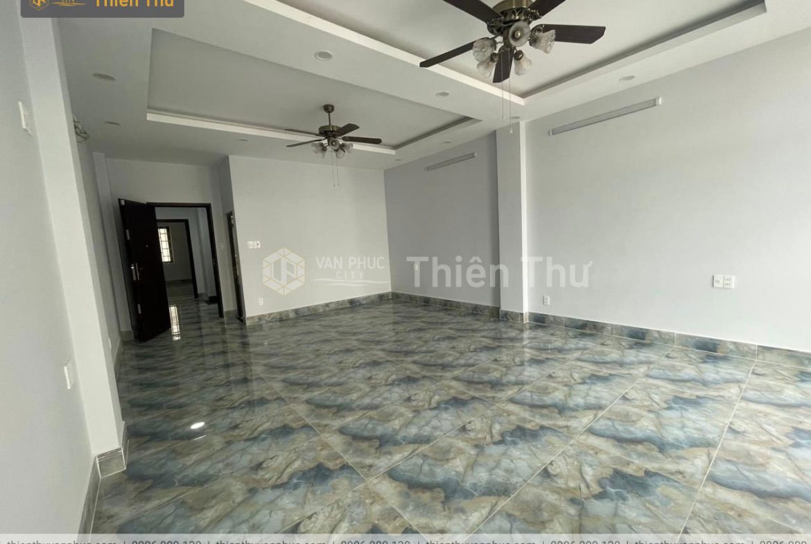 Cho thuê nhà nguyên căn mặt tiền 5m vạn phúc city
