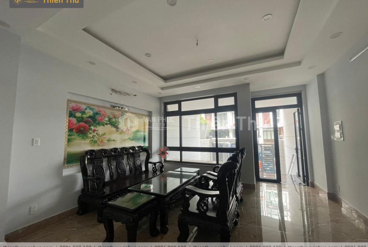 Cho thuê nhà nguyên căn mặt tiền 5m vạn phúc city