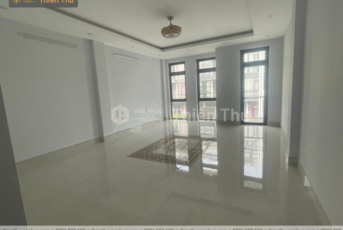 Cho thuê nhà nguyên căn mặt tiền 5m vạn phúc city