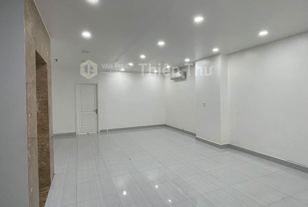 Cho thuê văn phòng diện tích 120m2 Vạn Phúc City