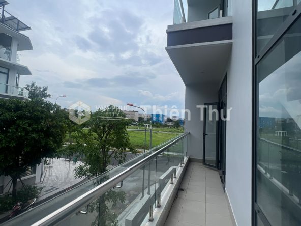 Bán nhà phố căn góc Vạn Phúc City