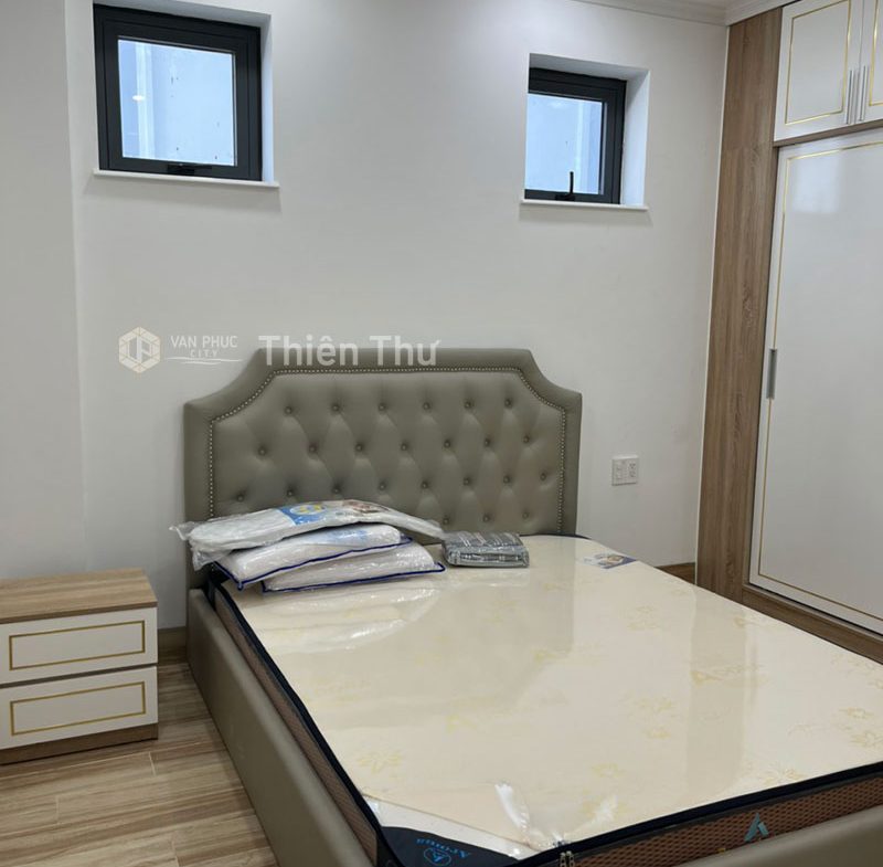 Cho thuê căn hộ dịch vụ 2 phòng ngủ 80m2 Vạn Phúc City