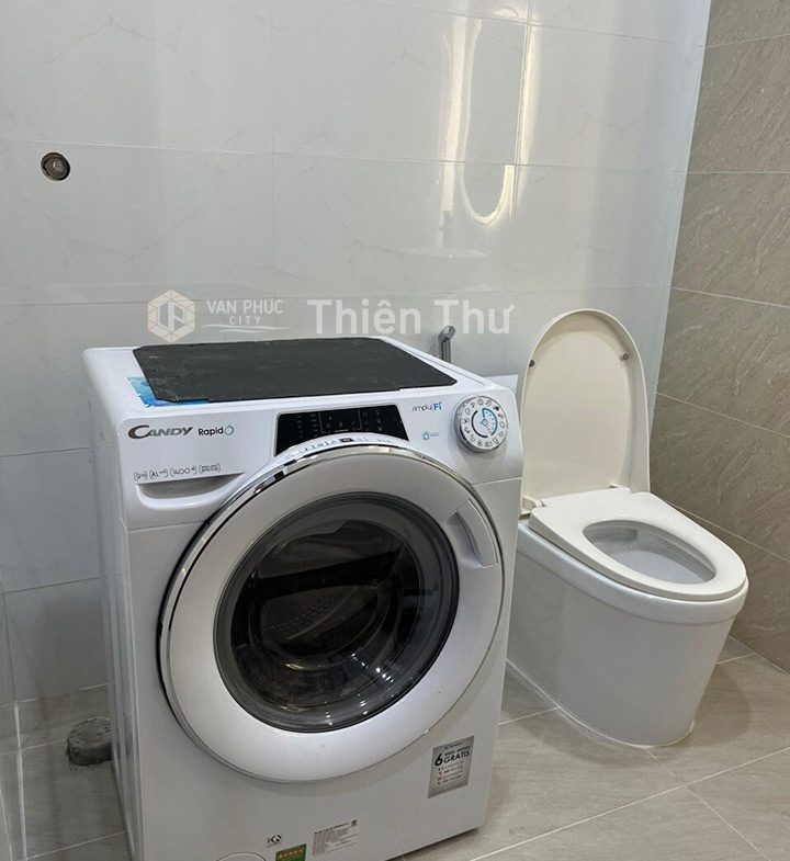 Cho thuê căn hộ dịch vụ 2 phòng ngủ 80m2 Vạn Phúc City