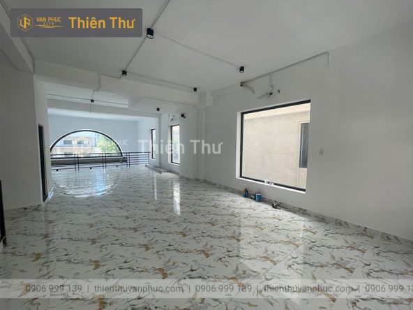 Cho thuê tầng văn phòng 7x17m tại Vạn Phúc City