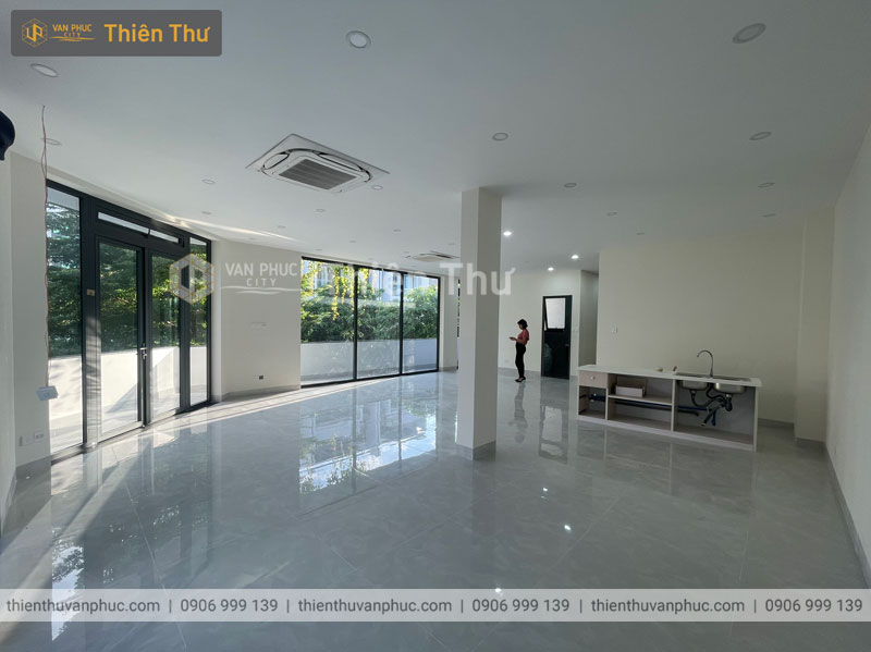 Cho thuê văn phòng 2 tầng 350m2 Vạn Phúc City