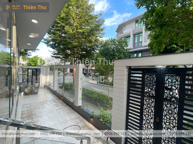 Cho thuê văn phòng 2 tầng 350m2 Vạn Phúc City