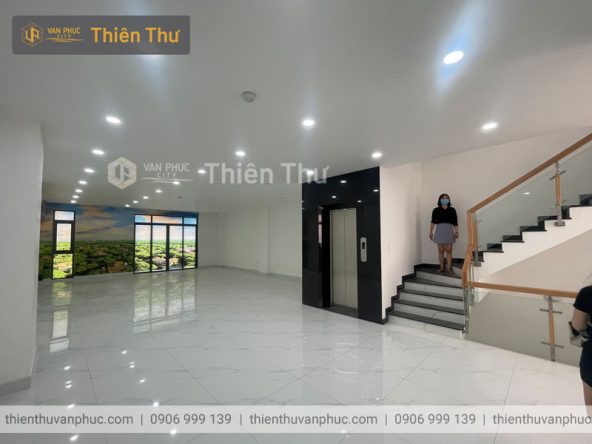 Cho thuê văn phòng nguyên căn mặt tiền 7m Khu đô thị Vạn Phúc City