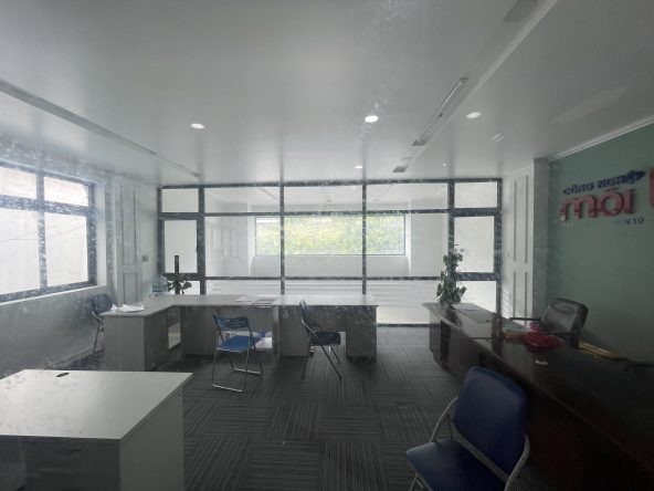 Cho thuê văn phòng tầng lửng Vạn Phúc City
