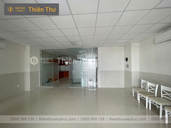 Cho thuê căn hộ dịch vụ nguyên tầng 7x20m có thể ngăn thành 2PN Vạn Phúc City
