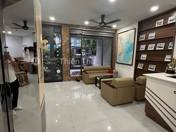 Cho thuê mặt bằng văn phòng Vạn Phúc City