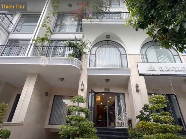 Bán nhà phố 140m2 Vạn Phúc City