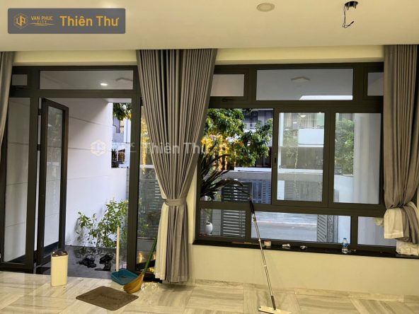 Cho thuê mặt bằng tầng trệt Vạn Phúc City