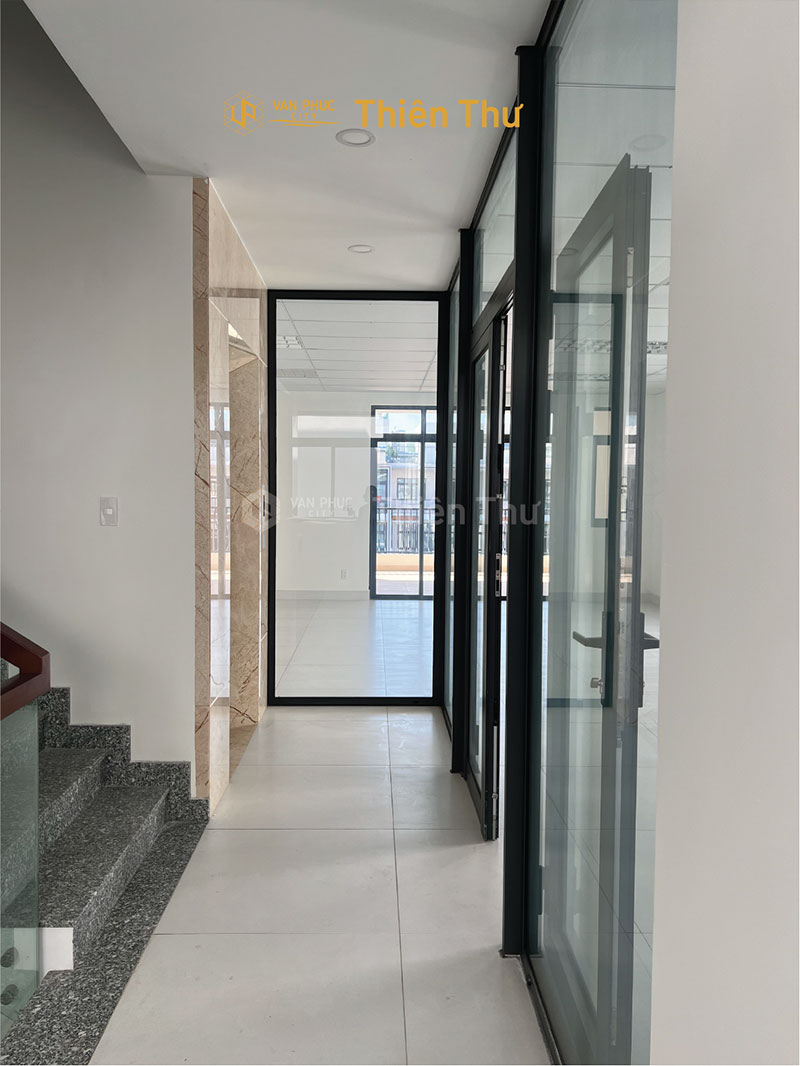Cho thuê nguyên căn văn phòng Vạn Phúc City