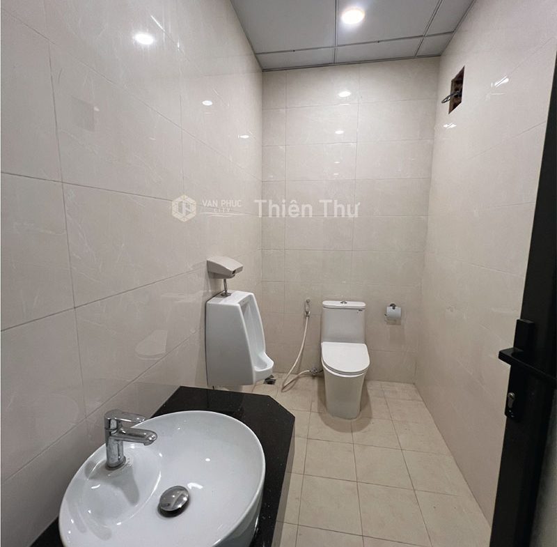 Cho thuê văn phòng nguyên căn Vạn Phúc City