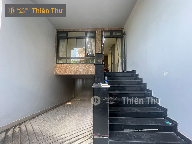 Bán nhà phố có hầm mặt tiền 5m Vạn Phúc City