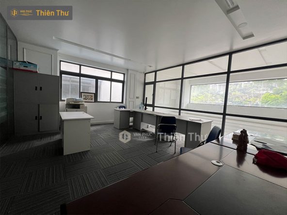 Cho thuê mặt bằng 200m2 Vạn Phúc City