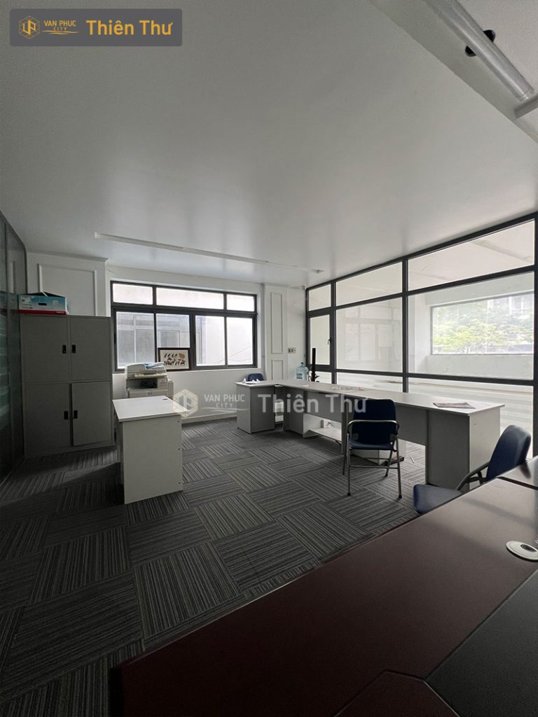 Cho thuê mặt bằng 200m2 Vạn Phúc City