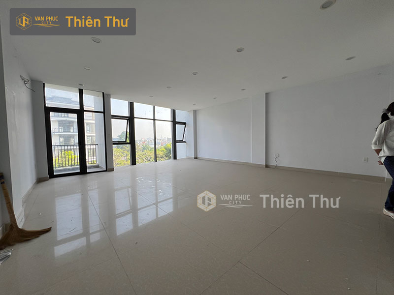 Cho thuê nhà nguyên căn 700m2 Vạn Phúc City