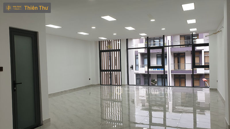 Bán nhà phố mặt tiền 7m Vạn Phúc City