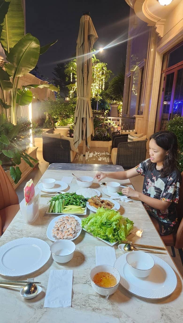 Hình ảnh biệt thự 1500m2 ở Sài Gòn của Việt Hương
